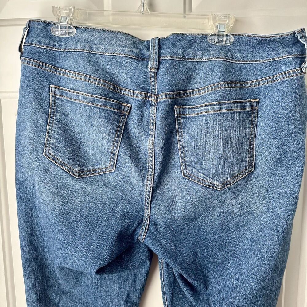 Torrid Jeans Womens 14 Medium Wash Straight Leg Denim Mid Rise - Picture 6 of 8